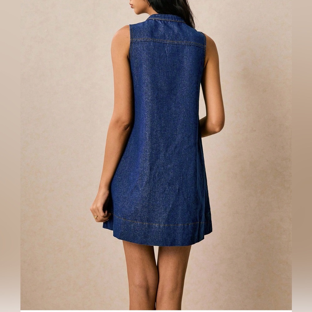 LAST ONE 🔥 Dark Wash Denim Sleeveless Shift Dress with Gold Buttons & Pockets - Picture 4 of 9